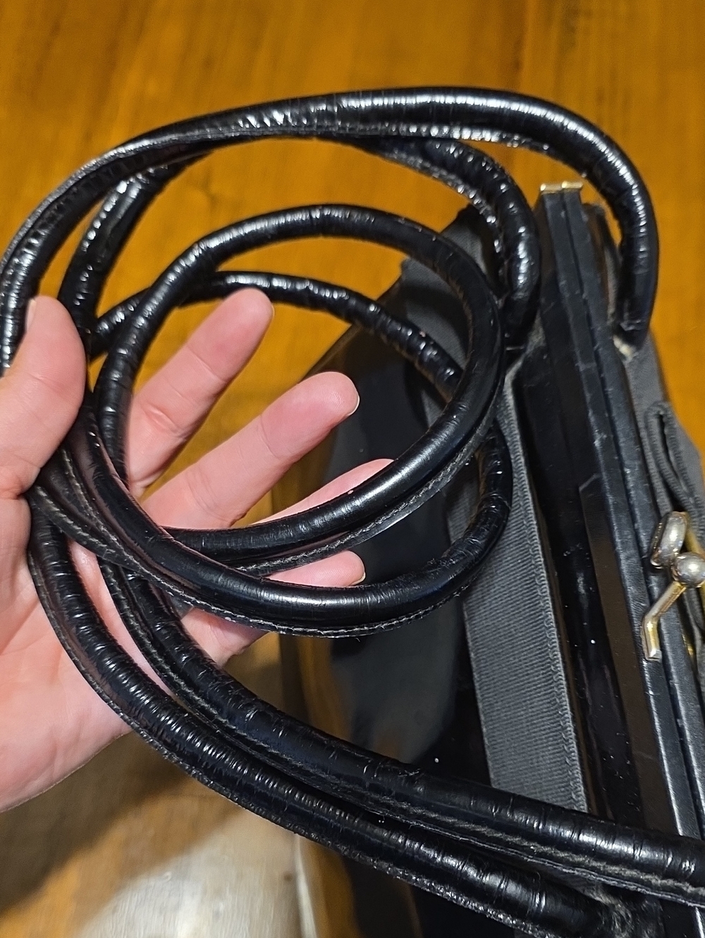 Salvatore Ferragamo Vintage Vara shoulder bag - Picture 11 of 16